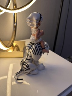 石器时代白虎佩鲁夏发卡妹手板模型